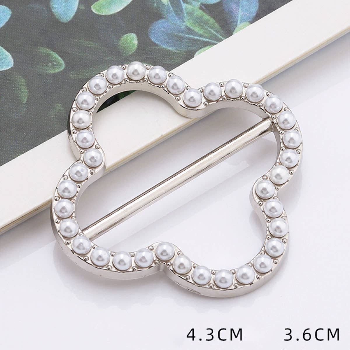 FOUR-LEAF CLOVER PEARL WITH DIAMONDS SCARF RING