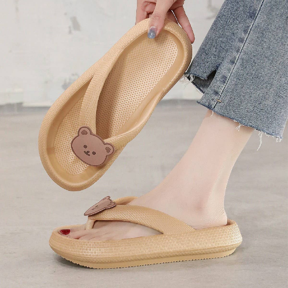 NON-SLIP SANDALS WITH A POOP FEEL_CWSHS0748