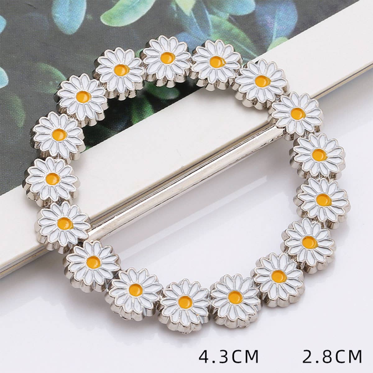 METAL RING DAISY SCARF RING WITH NO UPKEEP