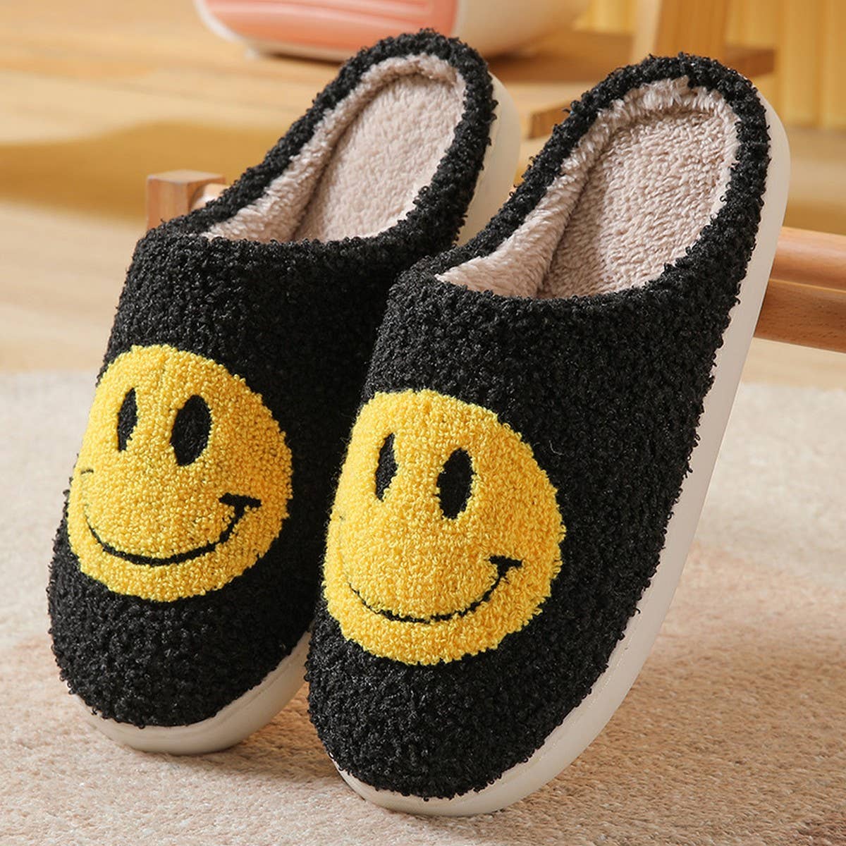 Cute Cartoon Smiling Face Fabric Slippers