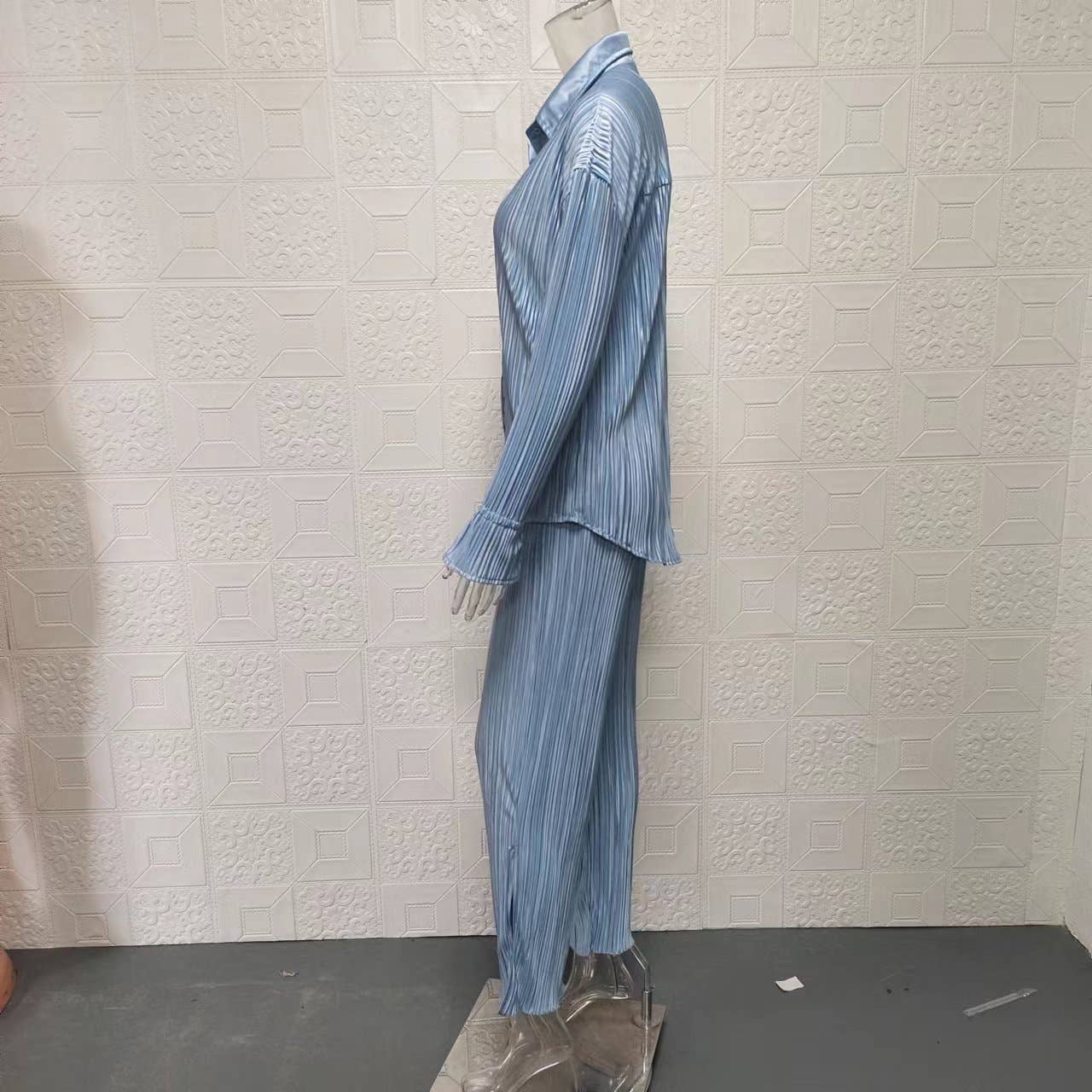 Fashion Pleated Shirt with Split Long Sleeve Set