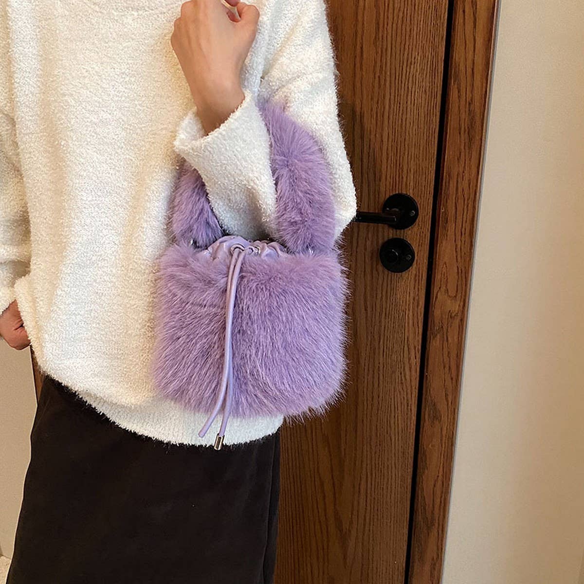 WINTER IMITATION FOX FUR HANDBAG PLUSH BUCKET BAG_CWAB3965
