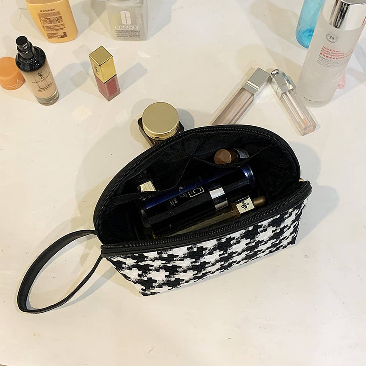 HOUNDSTOOTH HALF CIRCLE CLUTCH COSMETIC BAG_CWAB4450