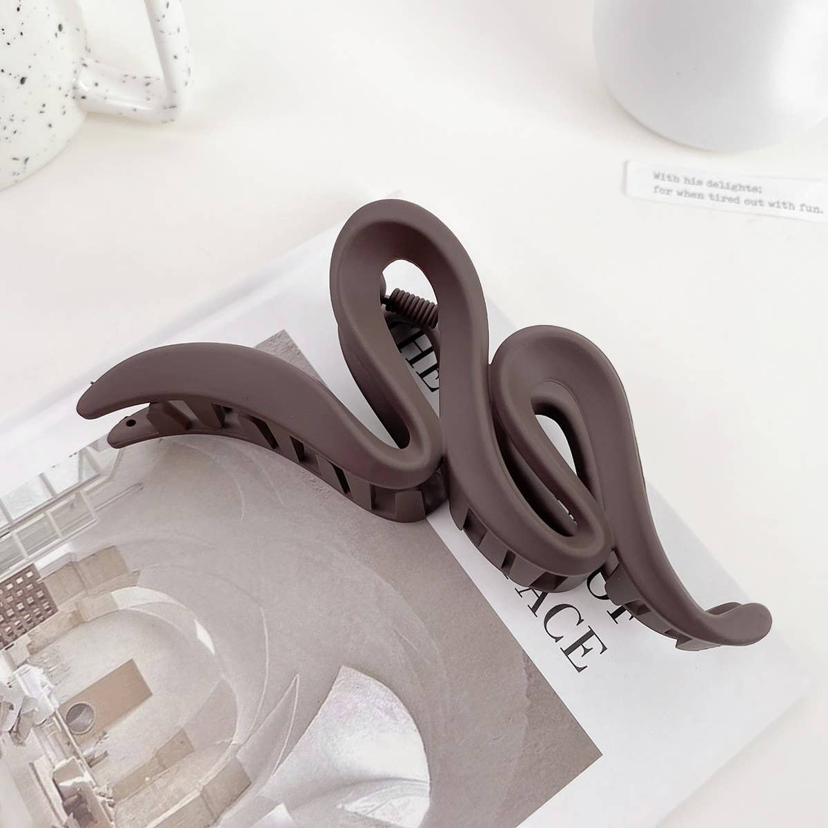 Rad extra-large shark clip fashionable grab clip