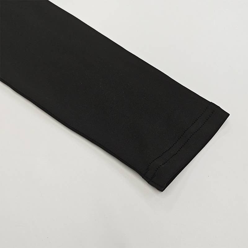 Sexy navel, figure-hugging and arm-wrapping set