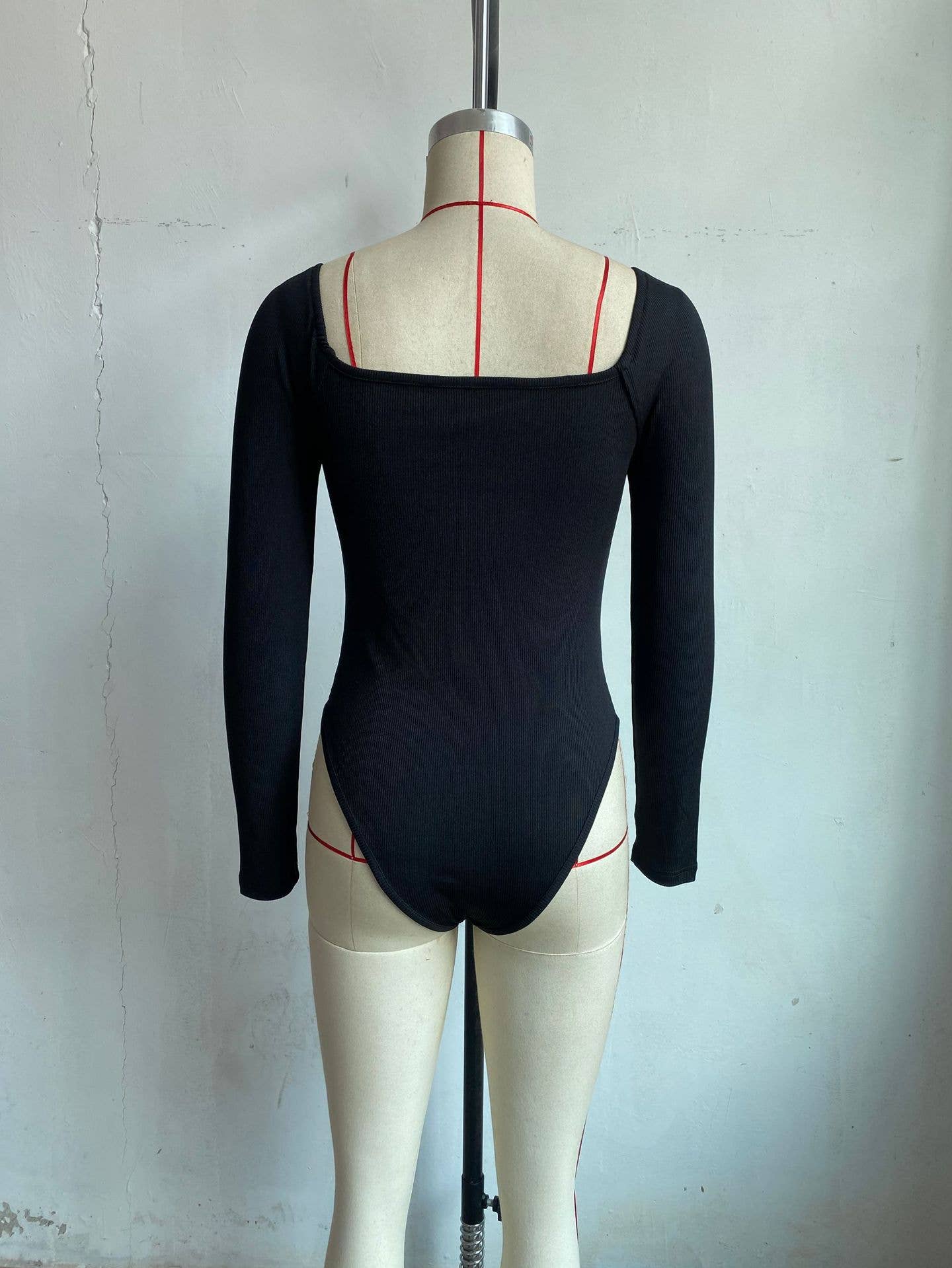 Tight-fitting square-neck striped jumpsuit