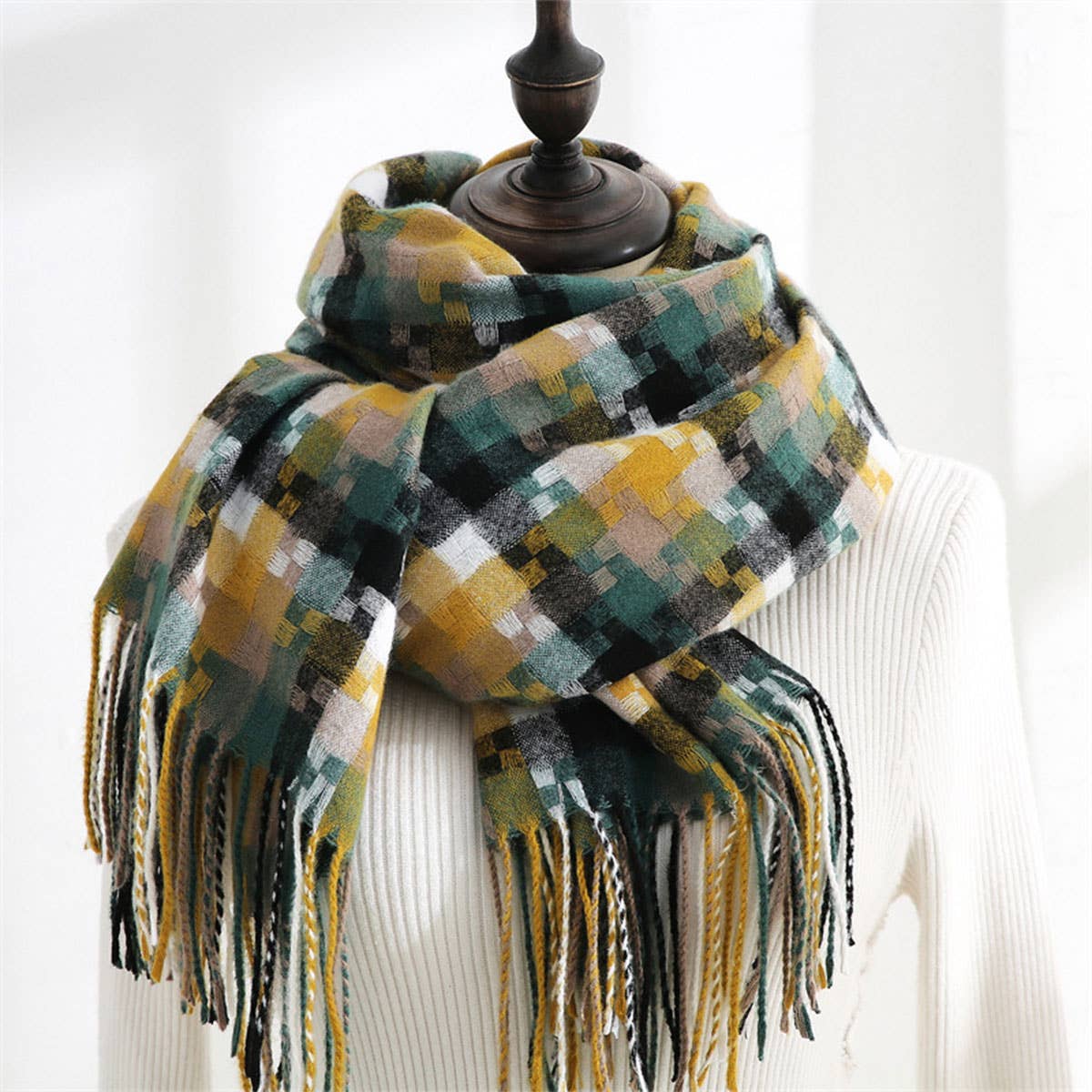 Plaid Fringe Scarf ??Trendy Winter Wrap_CWASC0199