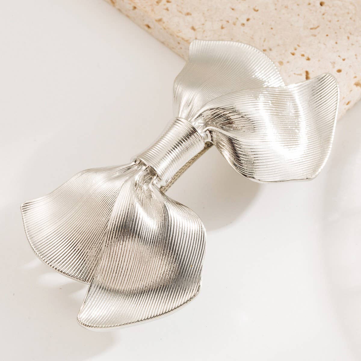 Elegant Alloy Bow Spring Hair Clip for Women