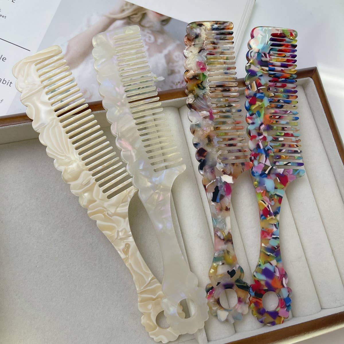 RETRO TORTOISESHELL COLOR HANDLE WAVY COMB