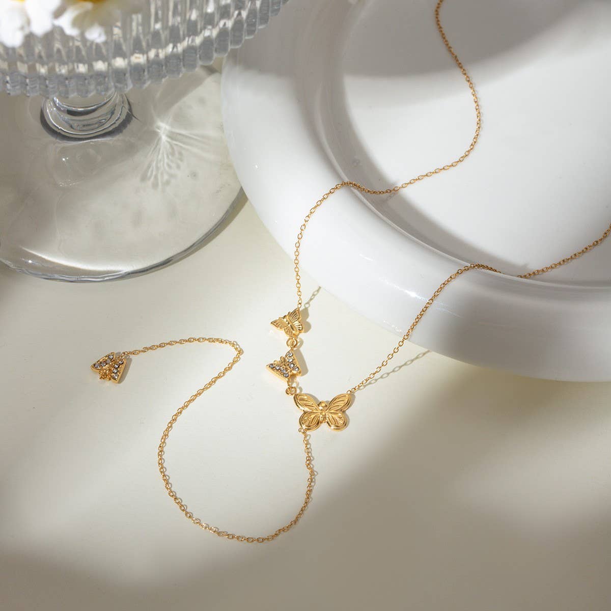 LIGHT LUXURY HORIZONTAL STRIPED ROUND EARRINGS