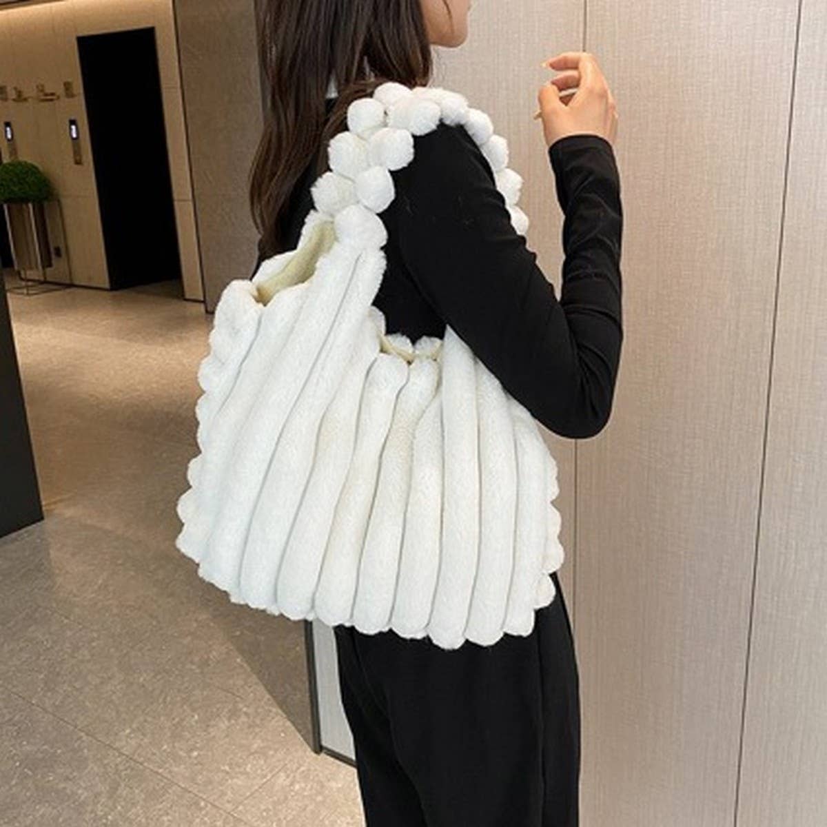 WINTER FASHION VERTICAL STRIPED SHOULDER PLUSH BAG_CWAB3957
