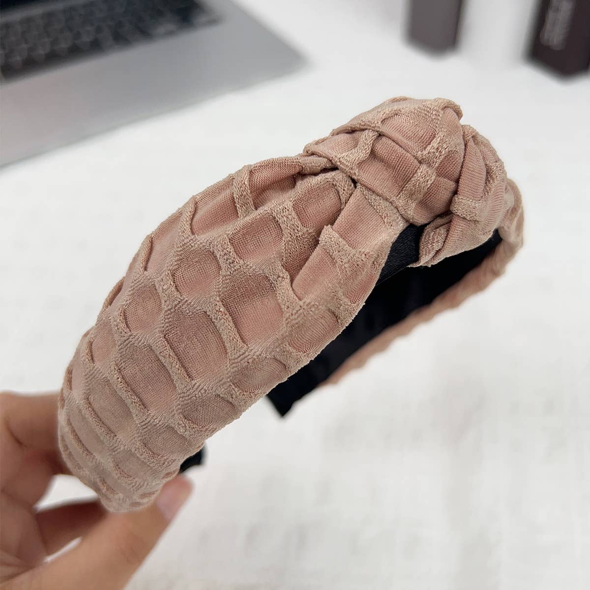 Solid cross-knotted wide-edge pressed hair band