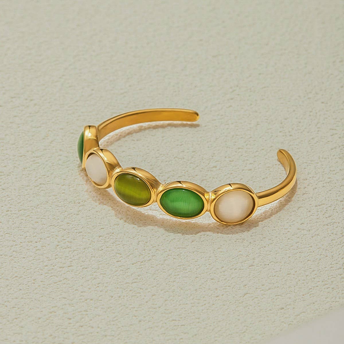 Luxury 18K Gold Green & White Cat's Eye Cuff