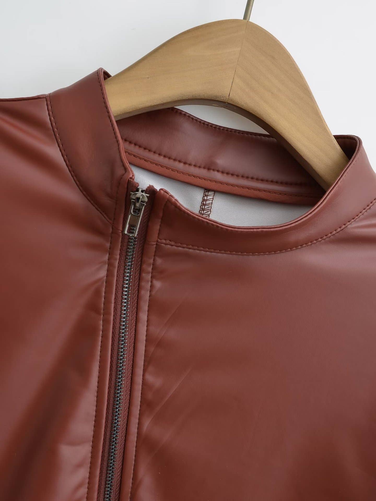 Stand-up collar slanted zipper leather jacket