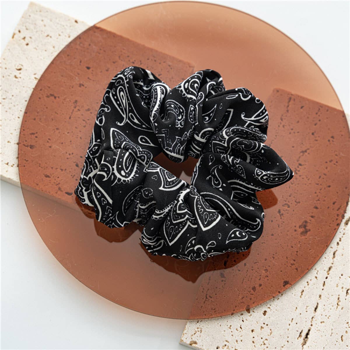 PAISLEY PRINT SCRUNCHIES_CWAHA0351