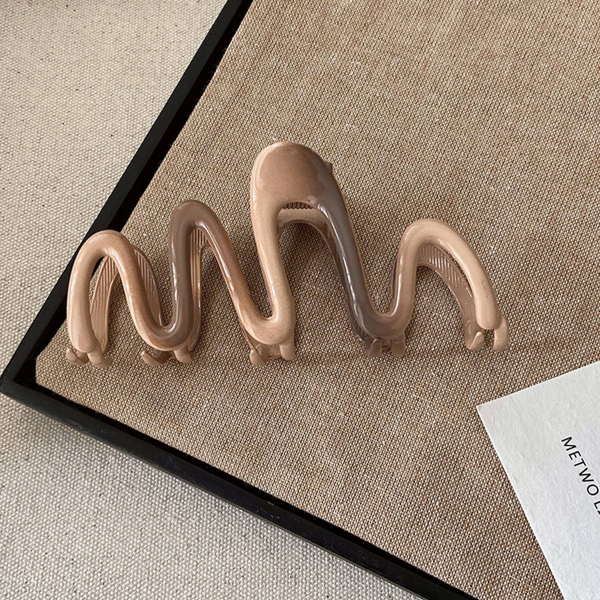 MAILLARD GRADIENT WAVE SHARK CLIP_CWAHA1299