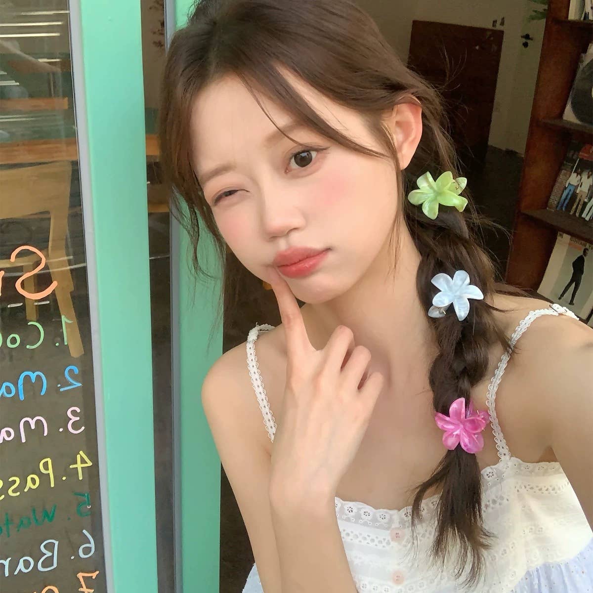 Light-colored egg flower, fresh and sweet grab