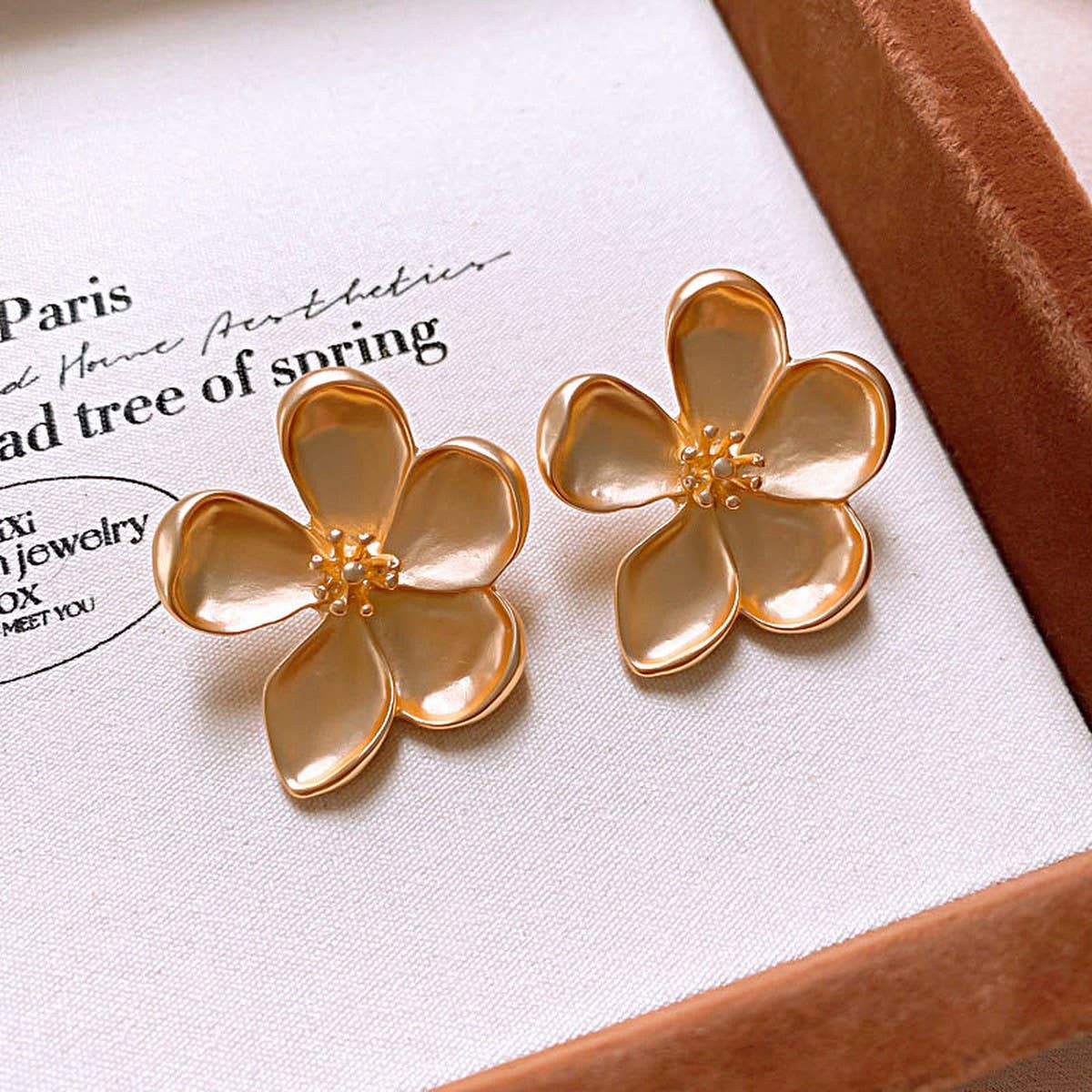 FLOWER TEMPERAMENT FASHION EARRINGS