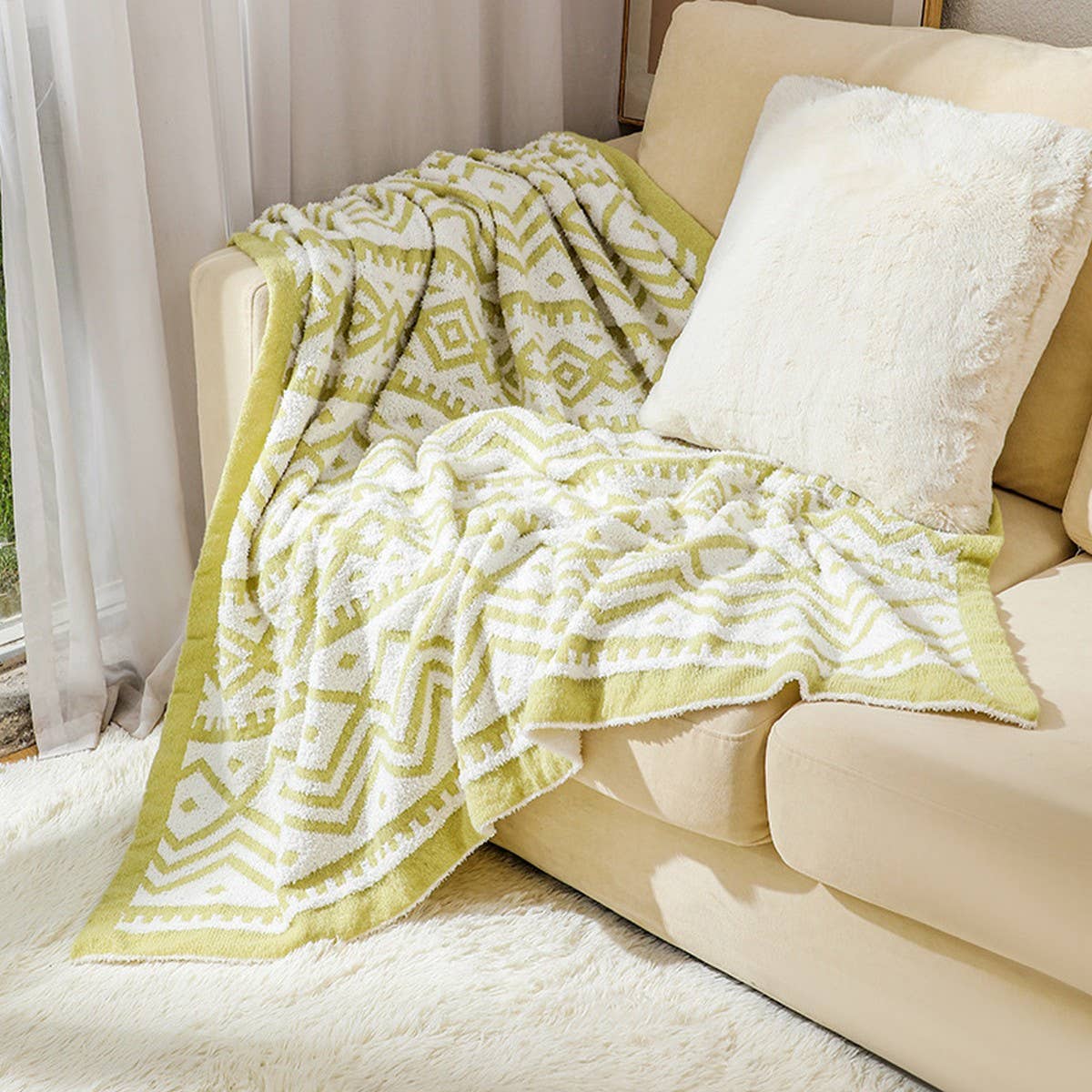 KNITTED SOFT AND LIGHT GEOMETRIC PATTERN BLANKET