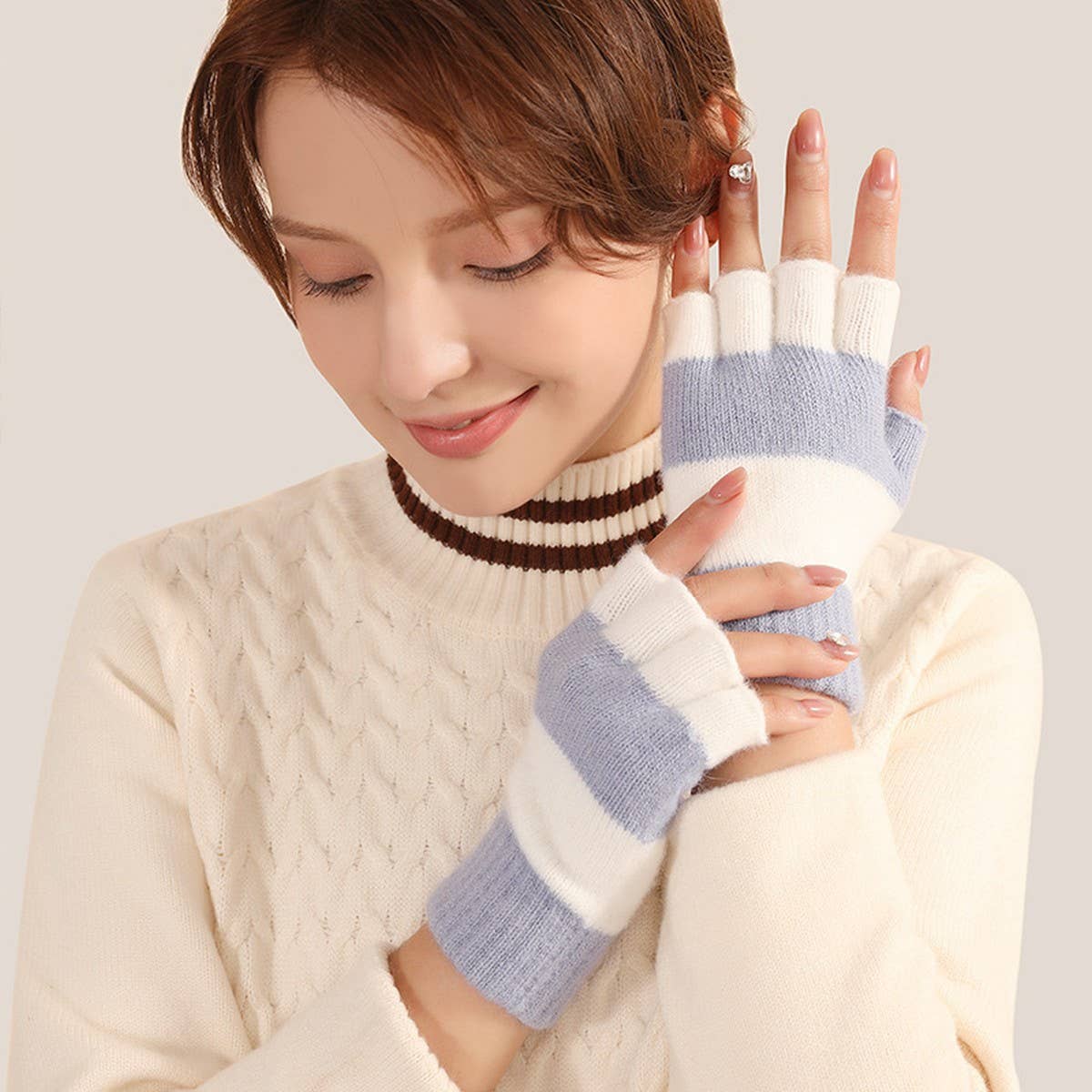 FASHIONABLE KNITTED WARM FLAP HALF-FINGER GLOVES_CWAG0379