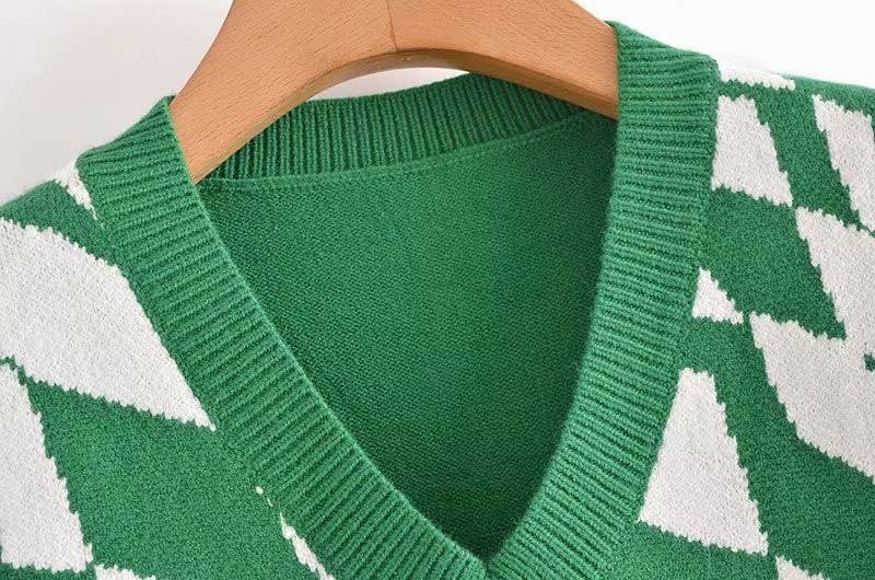 V-NECK KNITTED RHOMBOID MATCHING SHORT VEST STRAP