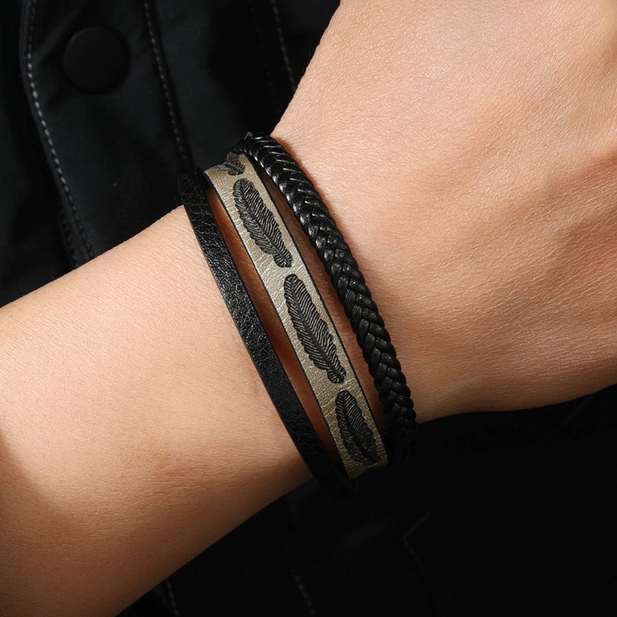 SIMPLE MULTI-LAYERED HAND-WOVEN LEATHER BRACELET_CWMM4527