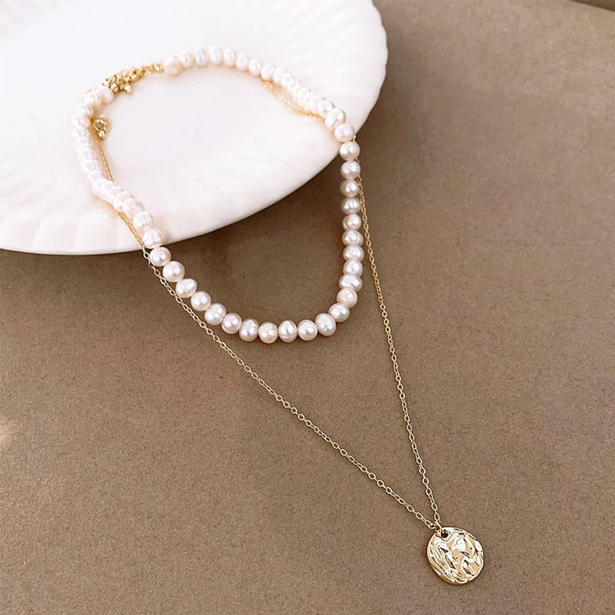 Layered freshwater pearl collarbone chain