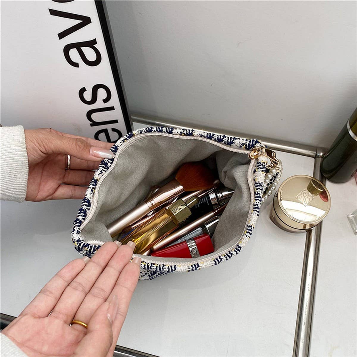 WOMEN'S STRIPED WOOLEN STORAGE COSMETIC BAG_CWAB4380