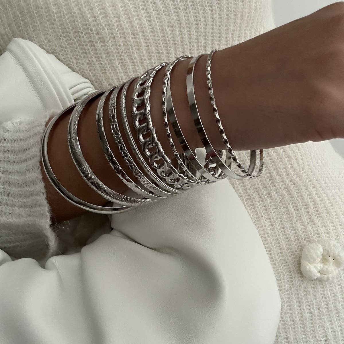 VINTAGE STACKING BOHEMIAN ALLOY BRACELET SET