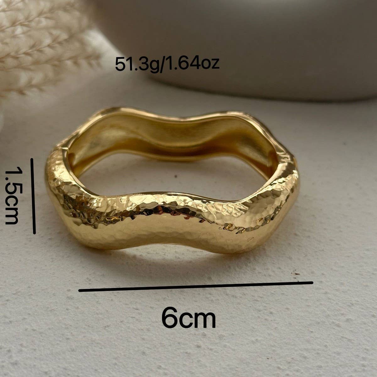 IRREGULAR METAL SMOOTH SPRING WIDE BRACELET