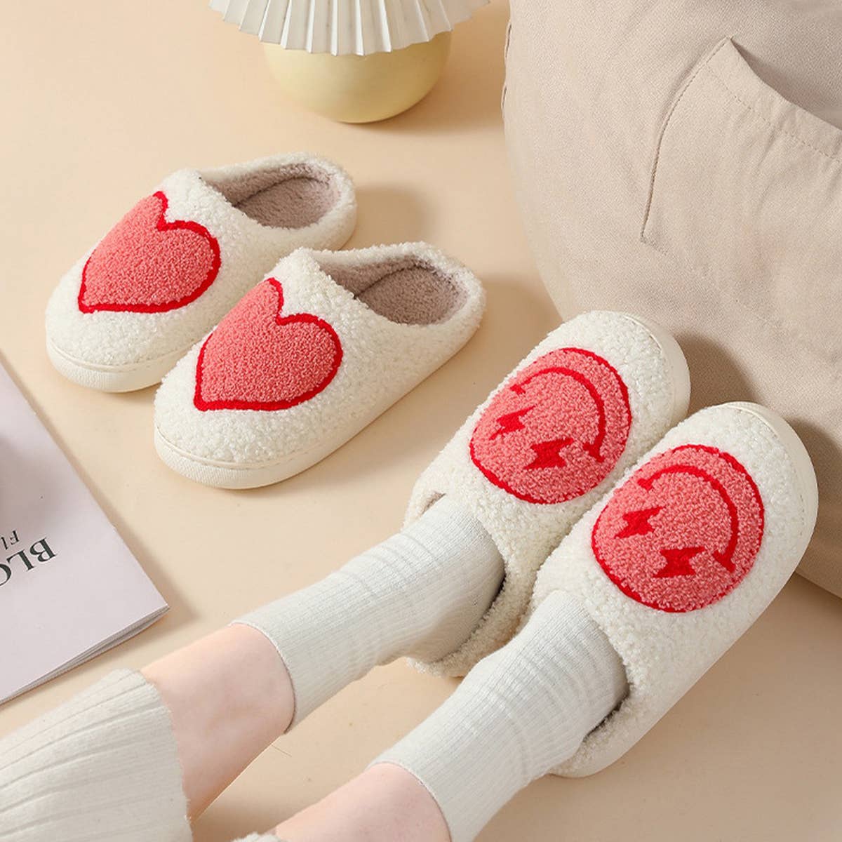 THUNDER EYE SMILING FACE LEOPARD PLUSH SLIPPERS