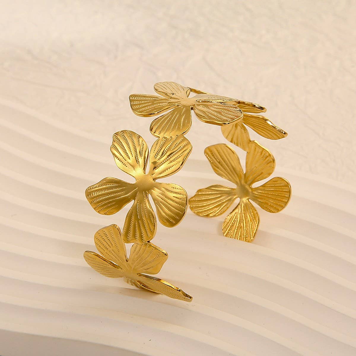 Elegant 18K Gold Floral Stainless Steel Bracelet