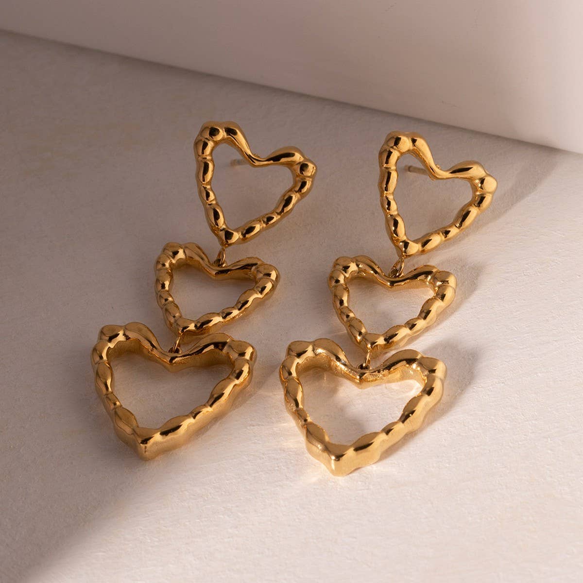 ADVANCED HEART-SHAPED RETRO HOLLOW LOVE EARRINGS_CWAJE1367