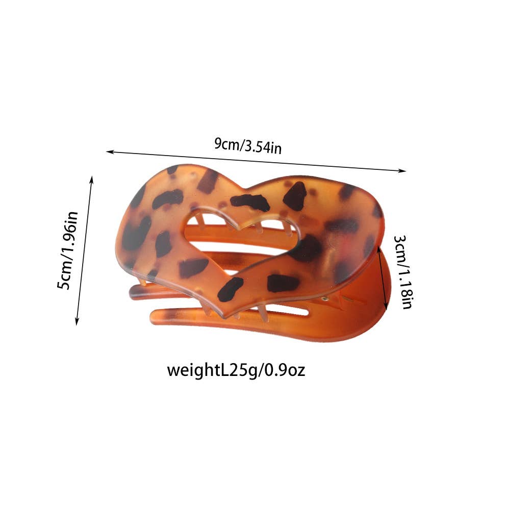 Hairpin has strong grip and is not easy to break