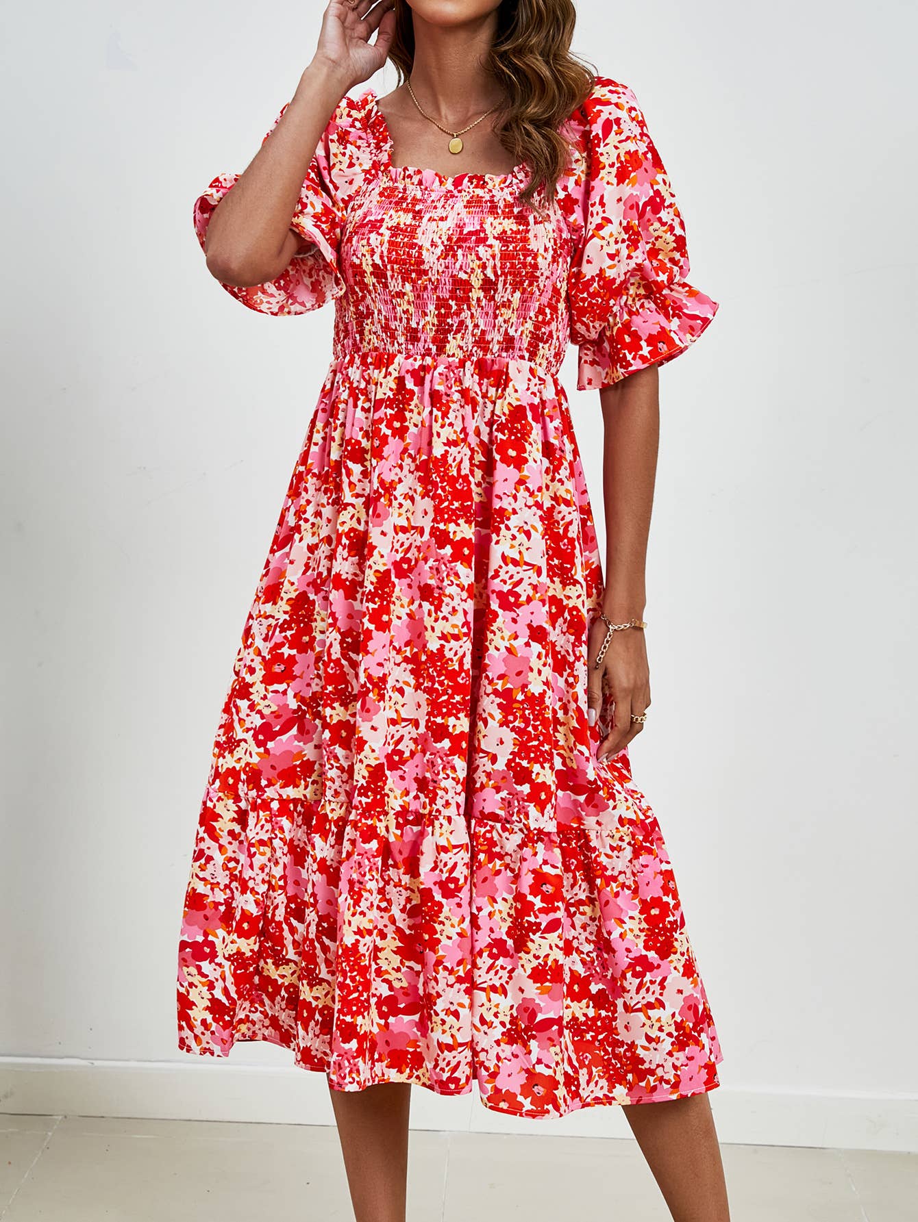 Print dress with square collar and puffed sleeves