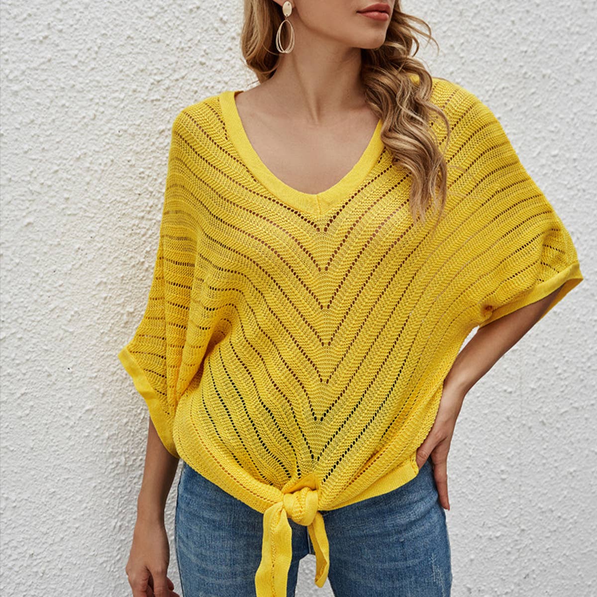 V-NECK SHORT-SLEEVED BAT-SLEEVE TOP