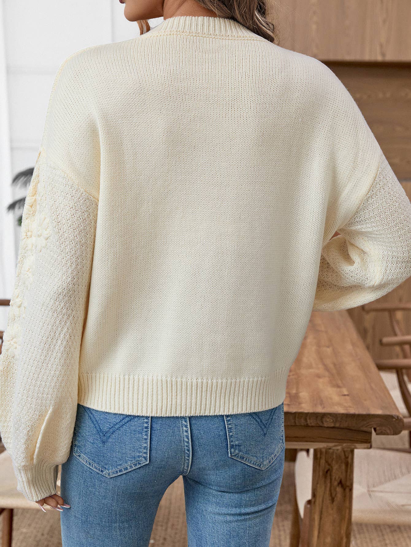 Three-dimensional Daisy heavy embroidery sweater