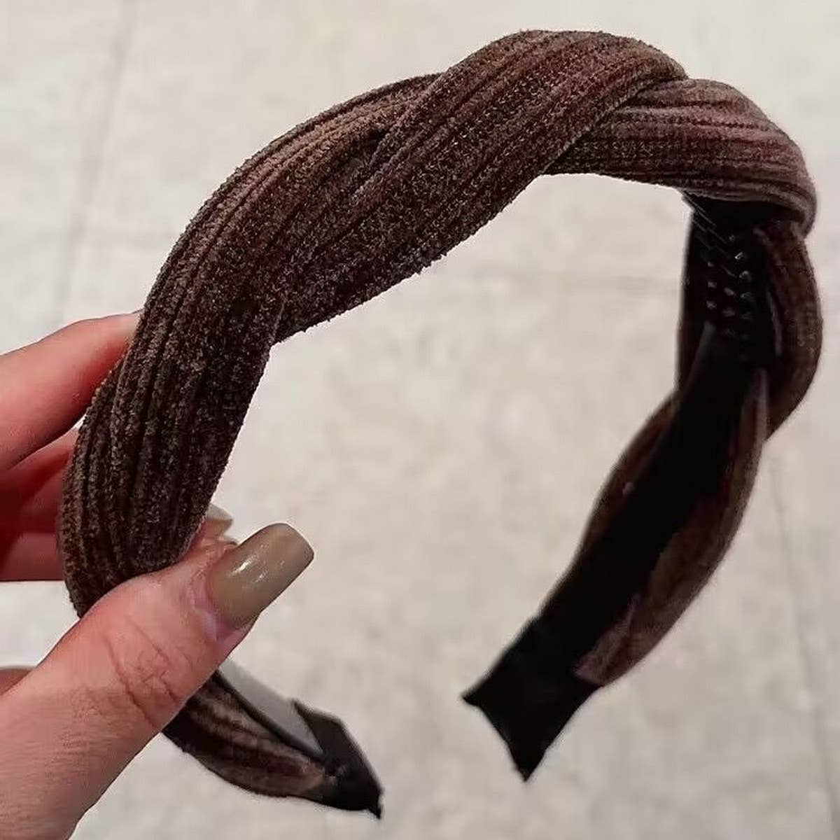 CROSS BRAIDS WITH WIDE TEETH HEADBAND_CWAHA1697