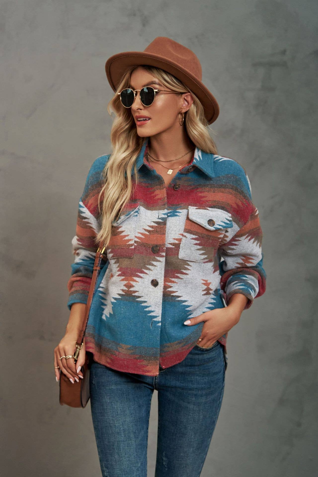 SHORT LAPEL POCKET BUTTON COAT