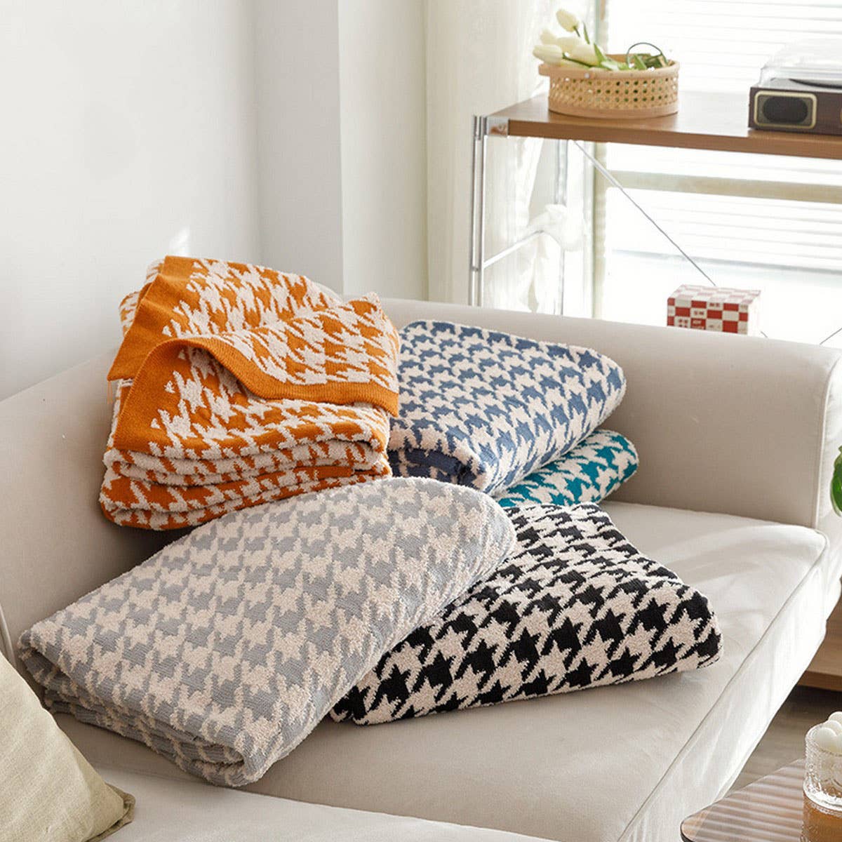 VERSATILE HOUNDSTOOTH KNITTED WOOL THROW BLANKET