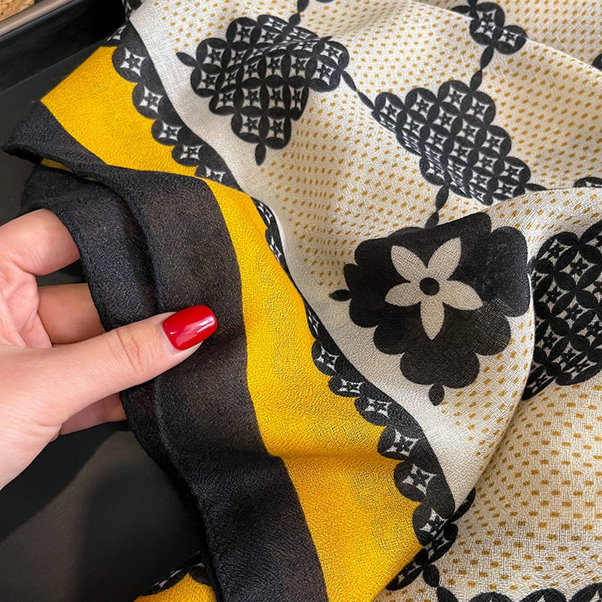 SIMPLE AND POPULAR THIN SHAWL SCARF