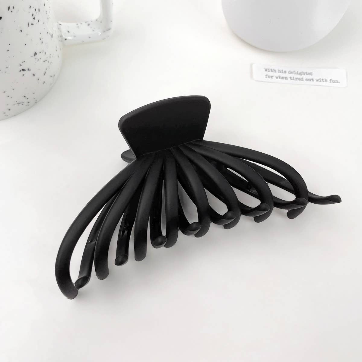 Rad extra-large shark clip fashionable grab clip