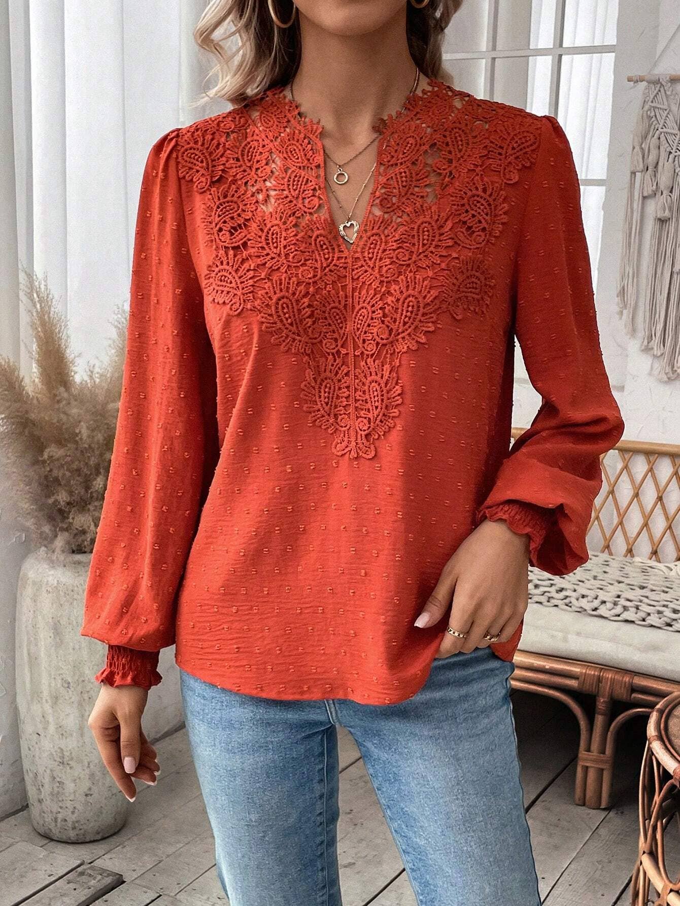 V-neck lace solid-color long-sleeved T-shirt