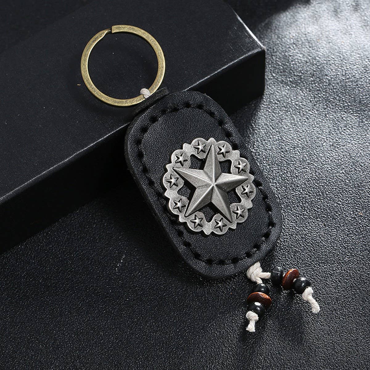 VINTAGE FIVE-POINTED STAR LEATHER CAR KEYCHAIN
