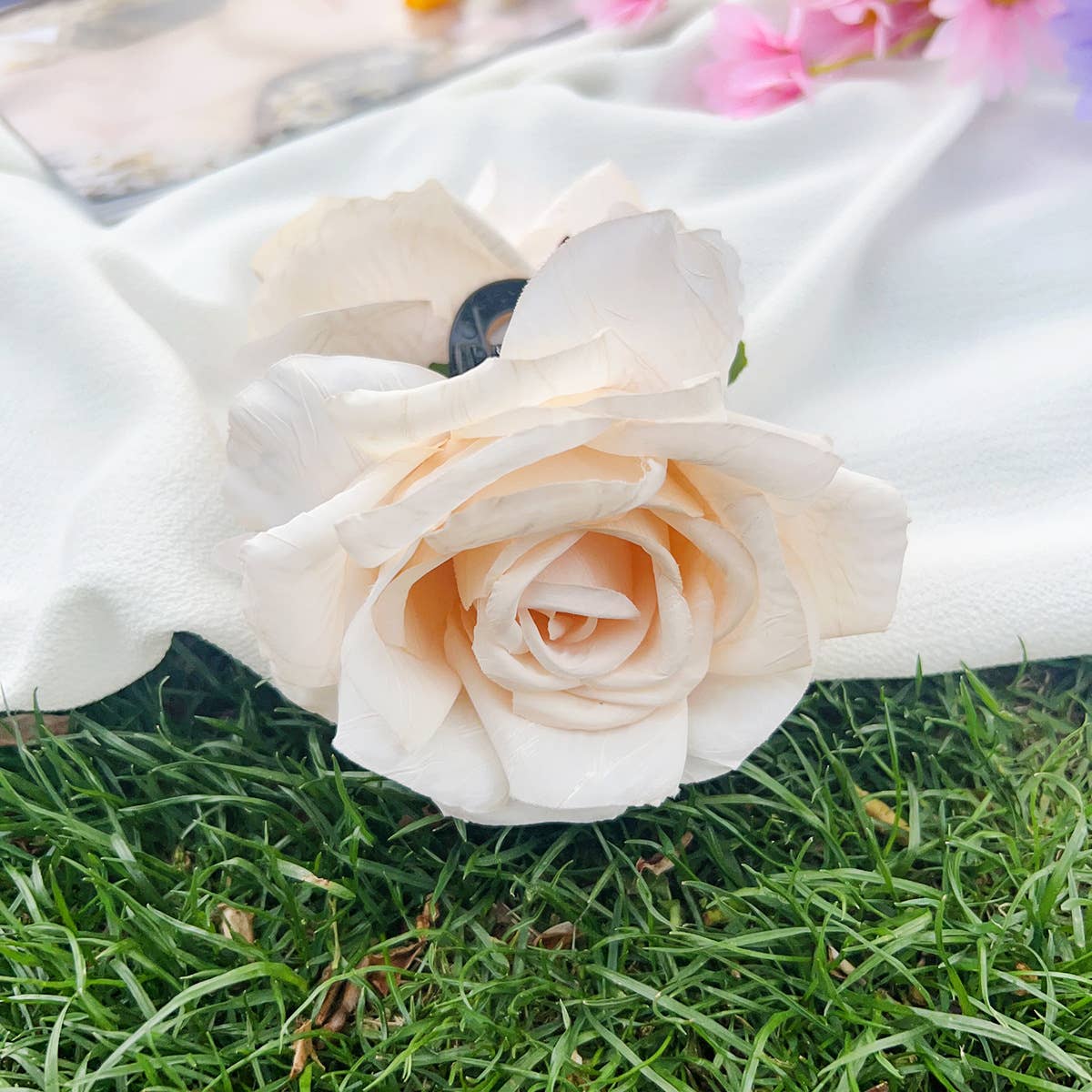 Dopamine fresh plastic rose clip-on hair clips