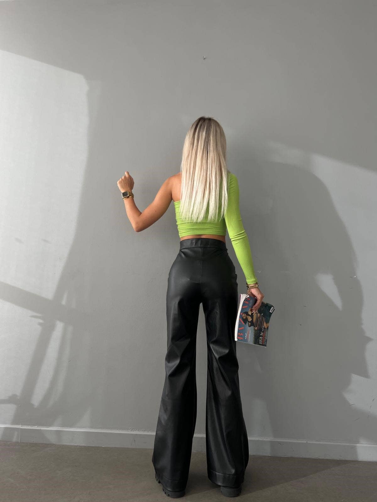 FIT HOTTIE FLARES WITH HIGH-WAISTED LEATHER PANTS