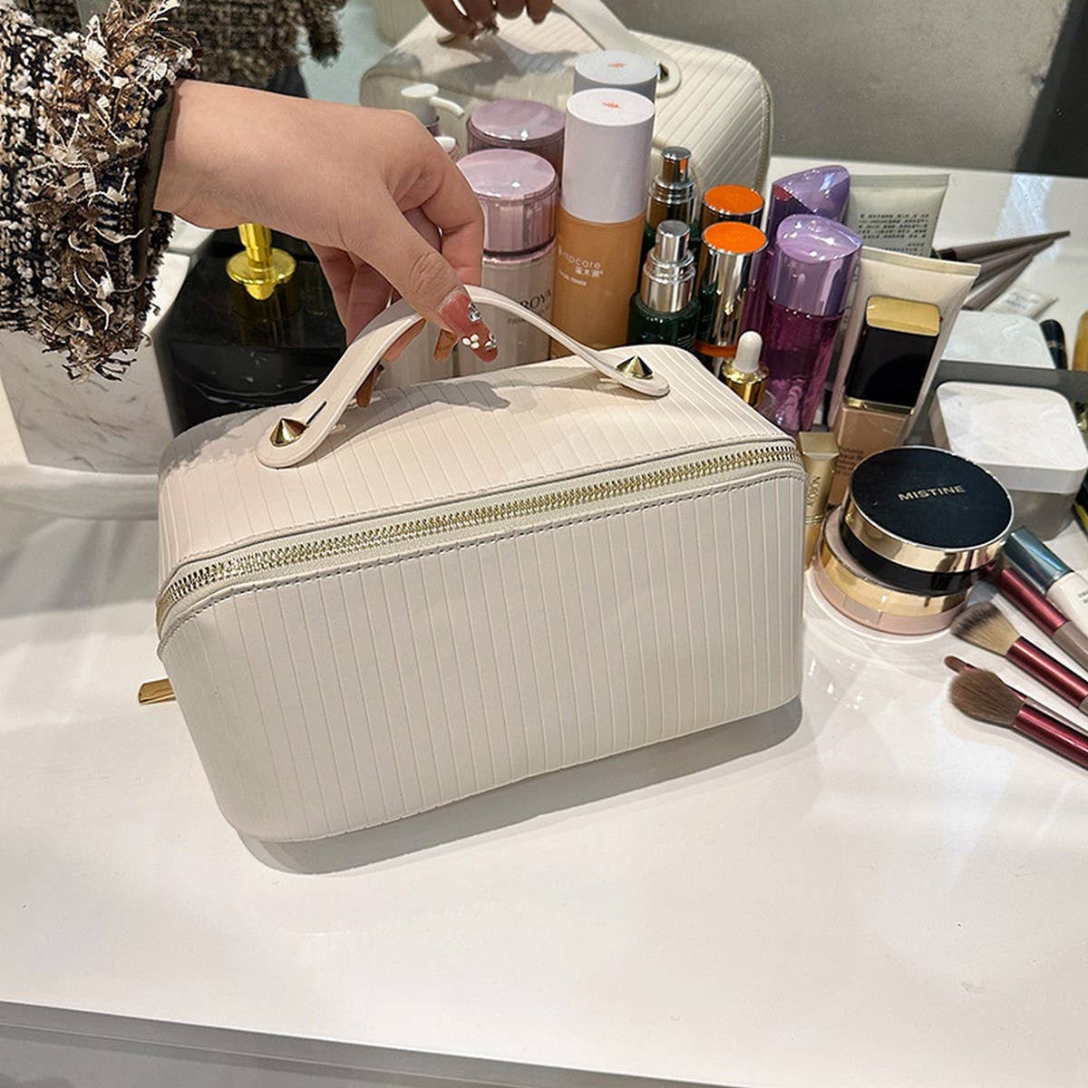 PORTABLE LARGE CAPACITY COMPARTMENT COSMETIC BAG_CWAB4428