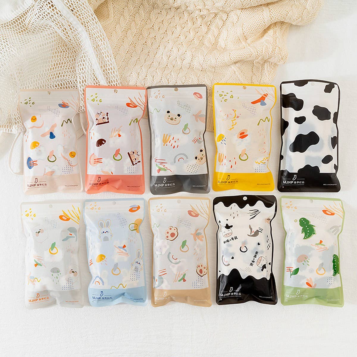 CUTE WARM SEASON LINT-FREE FLOOR SOCKS