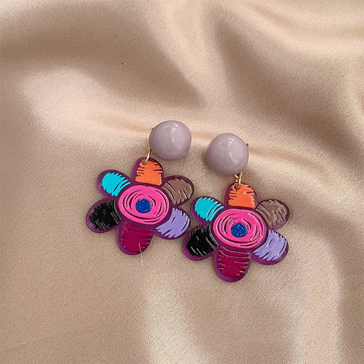 VERSATILE CONTRAST COLOR GRAFFITI FLOWER EARRINGS