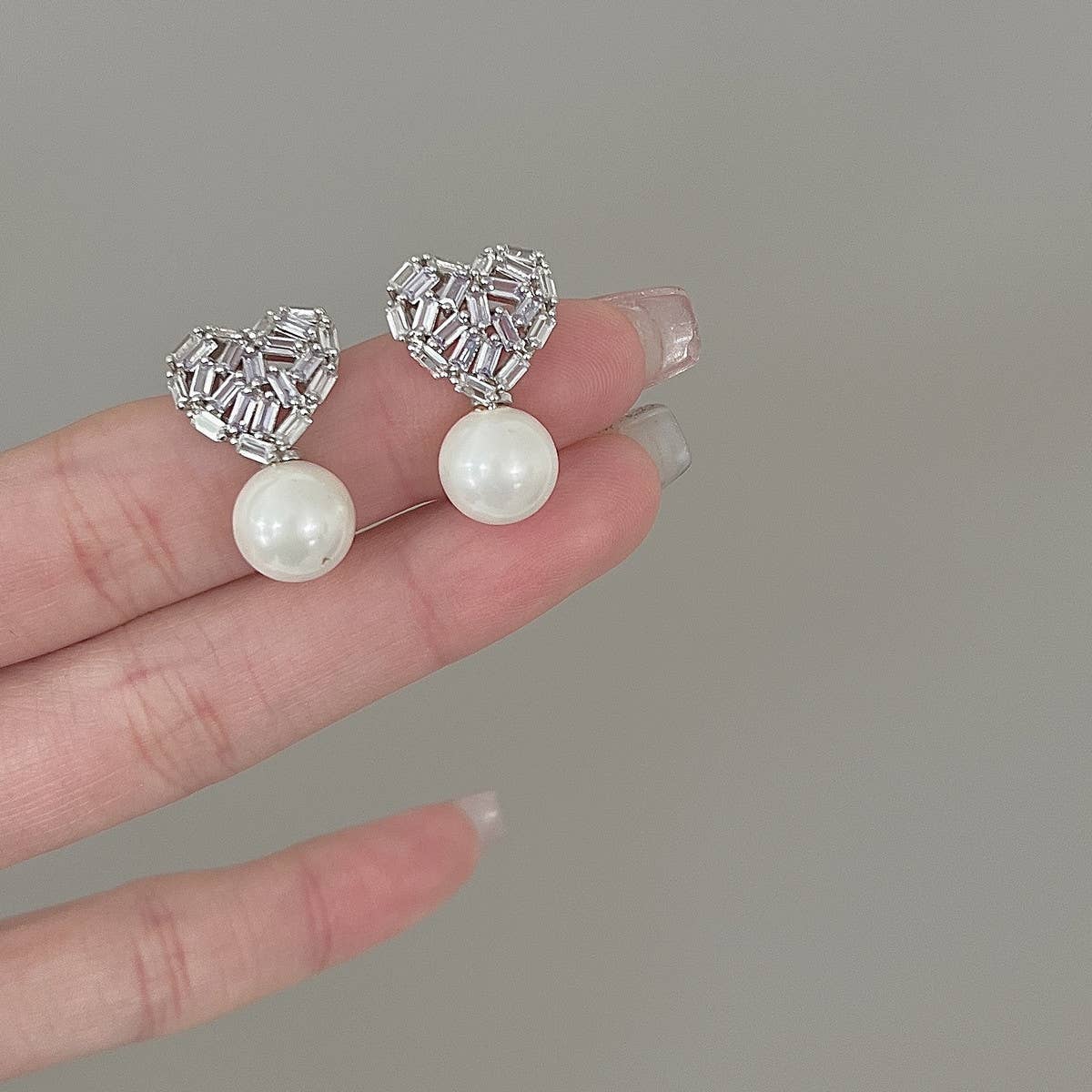 LIGHT LUXURY LOVE PEARL EARRINGS AND EARRINGS